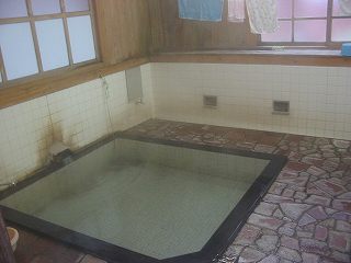 角間温泉大湯の浴室